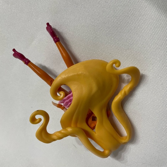 3.75” Winx Club Stella figure, posable, great condition - Picture 5 of 7